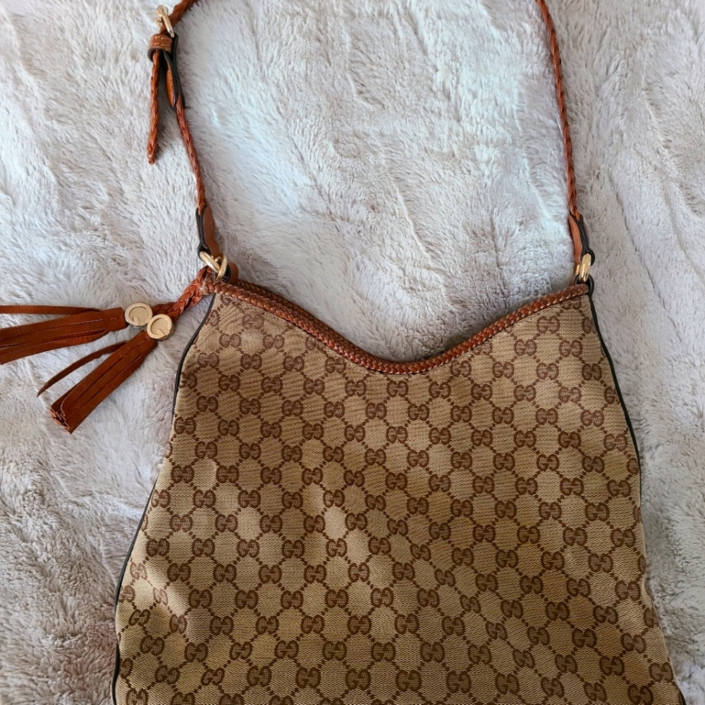 Gucci shoulder bag